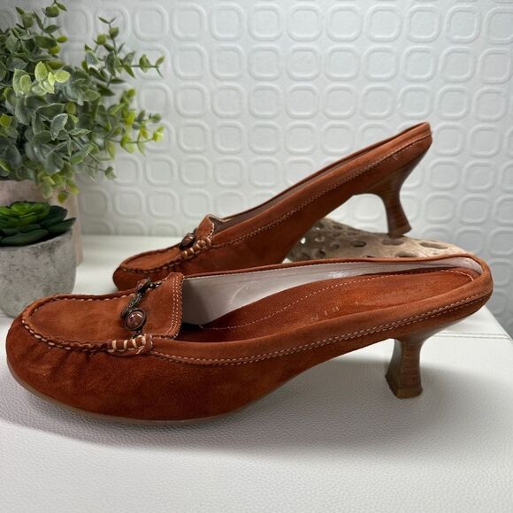 Gianni Bini Brown Suede Women's Loafers With Jewel Embellishment Size 7.5 - Picture 2 of 11